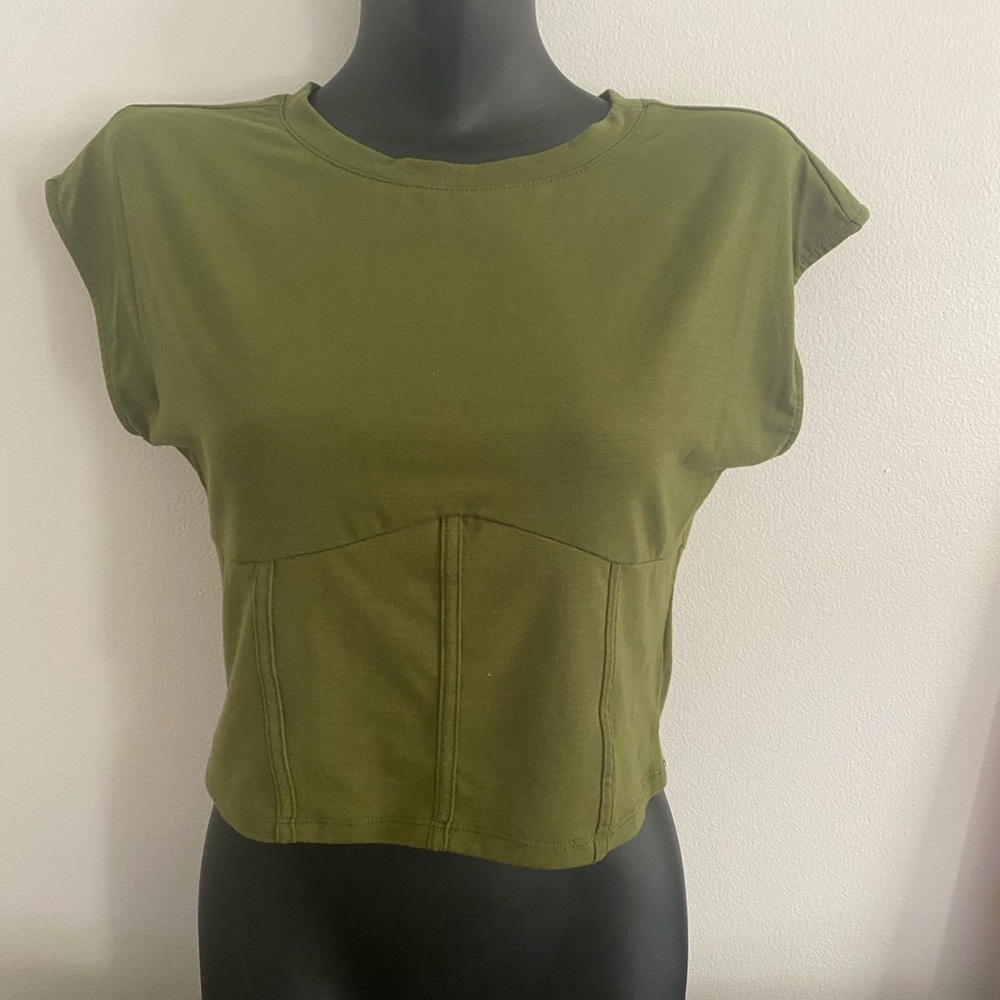 Madden Girl Green Cap Sleeve Fitted Crop Top